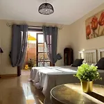 Casa Con Piscina En El Centro بيت للعطل *