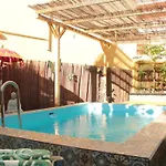 Casa Con Piscina En El Centro Дом отдыха *