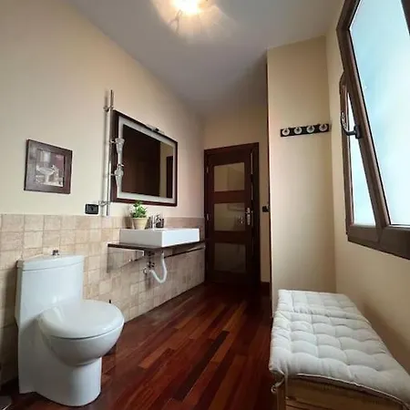 Casa Con Piscina En El Centro *