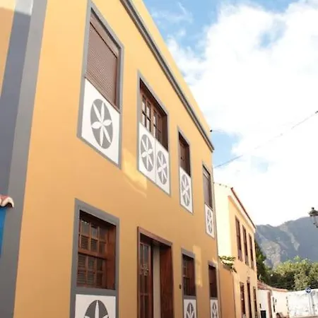 Casa Con Piscina En El Centro *