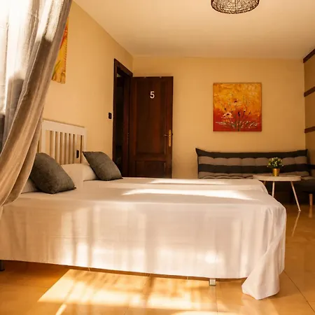 Casa Con Piscina En El Centro