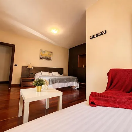 Casa Con Piscina En El Centro Hébergement de vacances