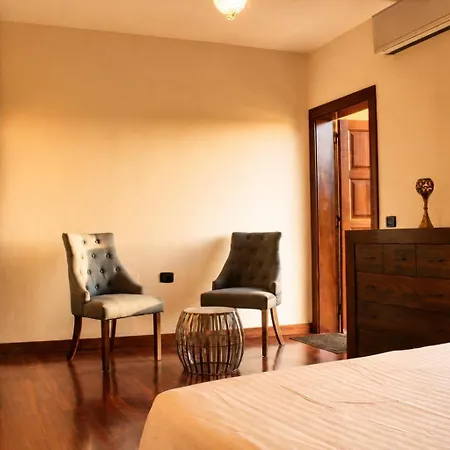 Vakantiehuis Casa Con Piscina En El Centro *