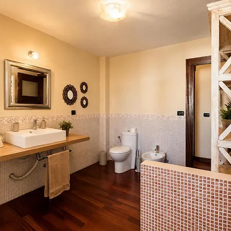 Casa Con Piscina En El Centro *