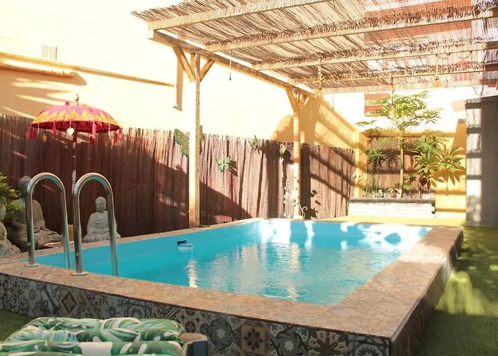 Casa Con Piscina En El Centro Holiday home *