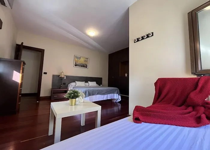 Casa Con Piscina En El Centro Holiday home *